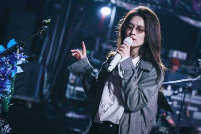 陈昊宇彩排照 泡泡岛彩排现场，陈昊宇小眠酷帅上线，舞台气场爆表，彩排画面燃爆全网