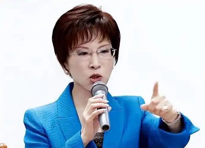 国民党大佬洪秀柱这回是彻底摊牌不装了！2026年1月16日，中国国民党前主席洪秀