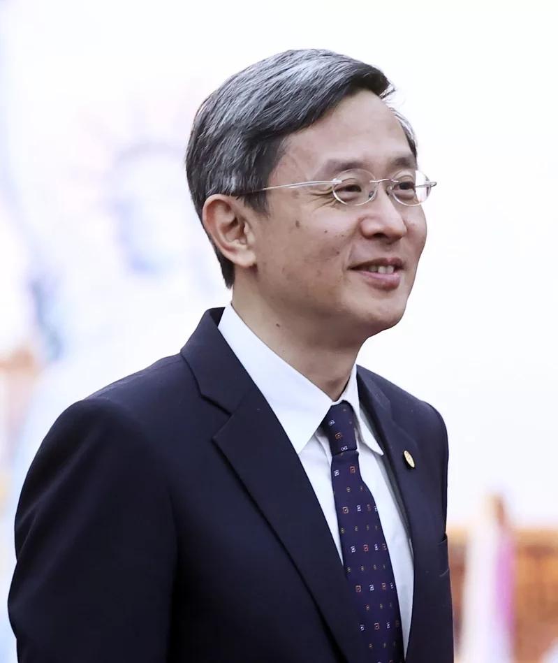台湾当局新任“驻欧盟代表”李淳接受意大利媒体专访时宣称，依照台湾分析，中国大陆近