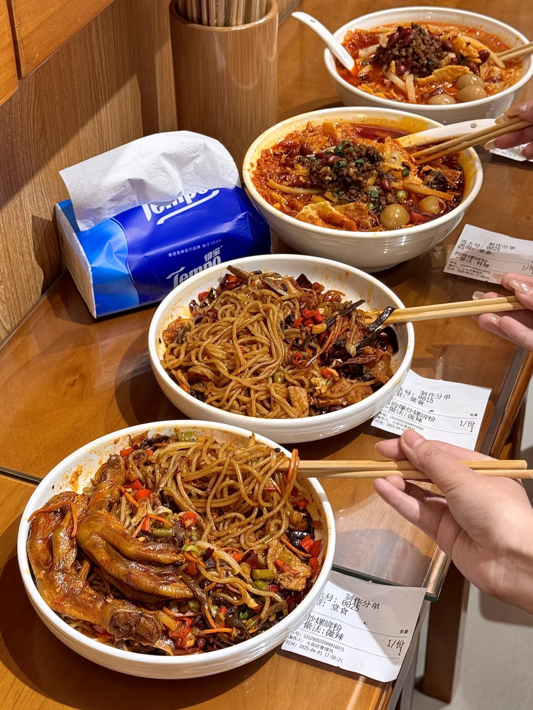 杭州首家！！湿炒螺蛳粉！！适合穷鬼的一人食😭