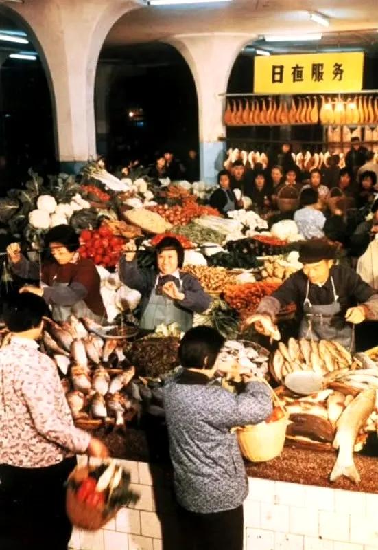 1973年，上海，菜市场 ​​​