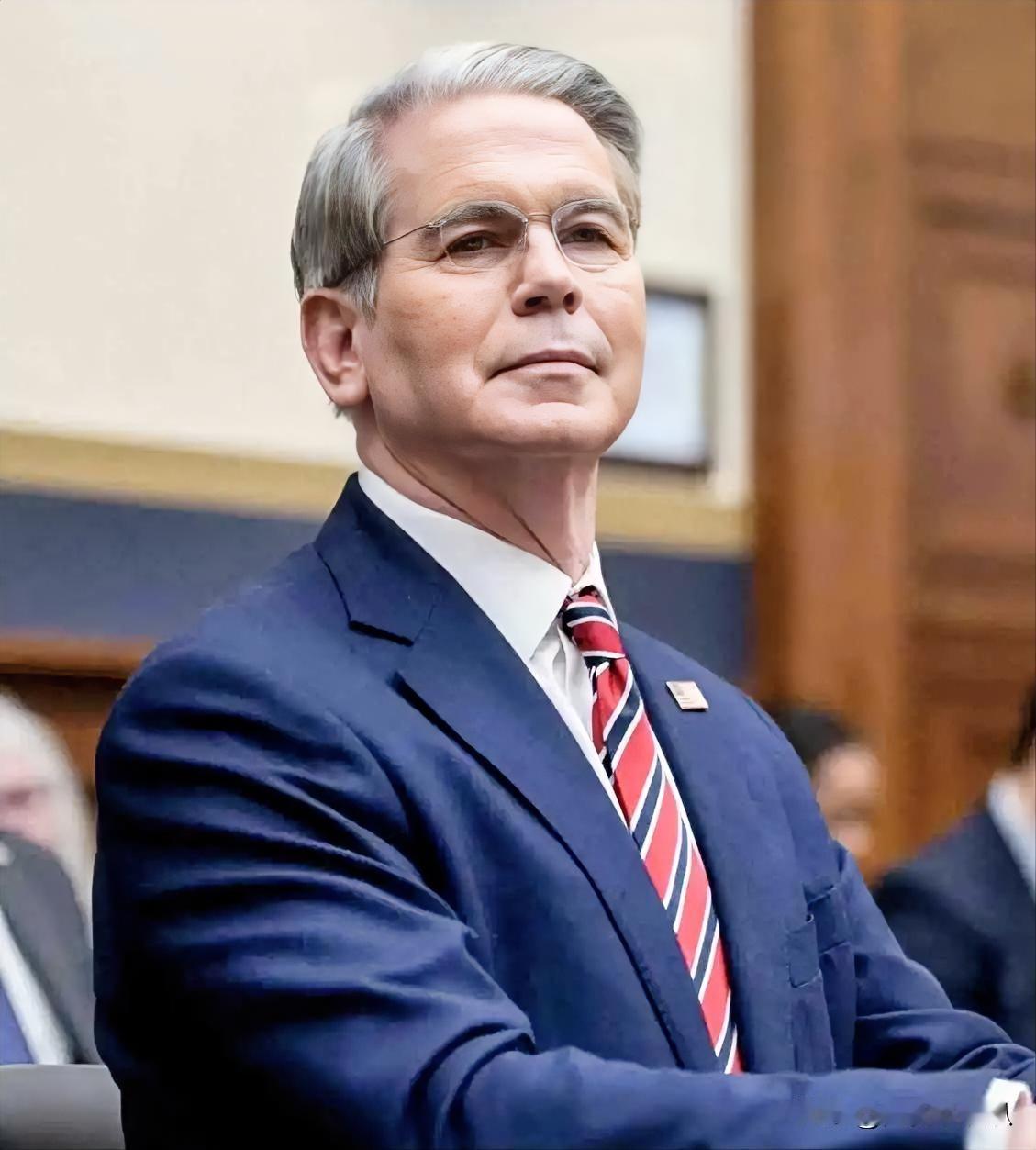 美国刚说要给中国商品减税，立马就乱了套，智能手机和芯片的关税降得几乎没了，还想着