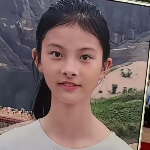 你能想象吗？一个成绩名列前茅、长相甜美的14岁独生女潘予优，竟在自家楼下被同班同