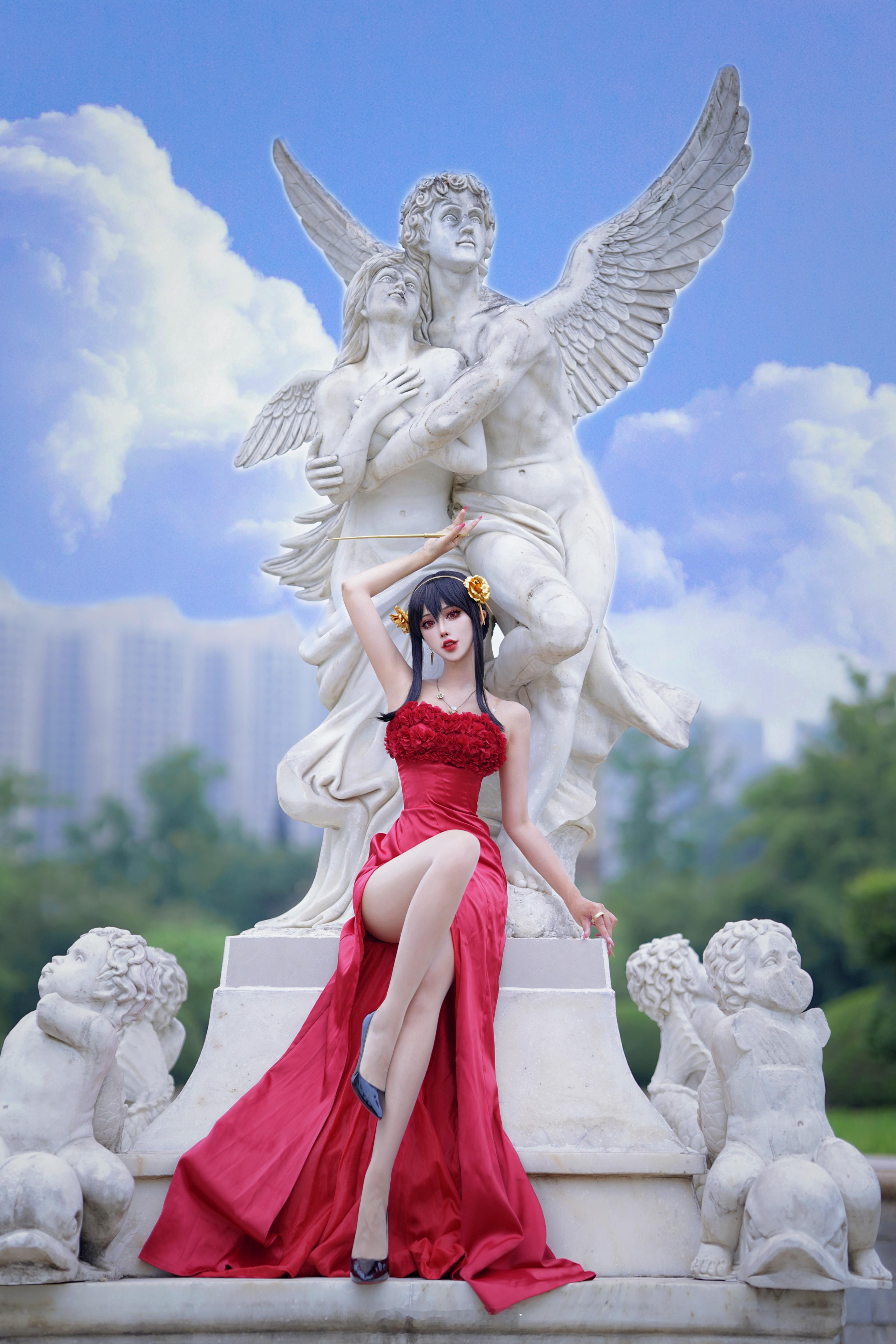 嘻嘻，5毛特效的天空☁️#约尔##间谍过家家##cosplay# ​​​
