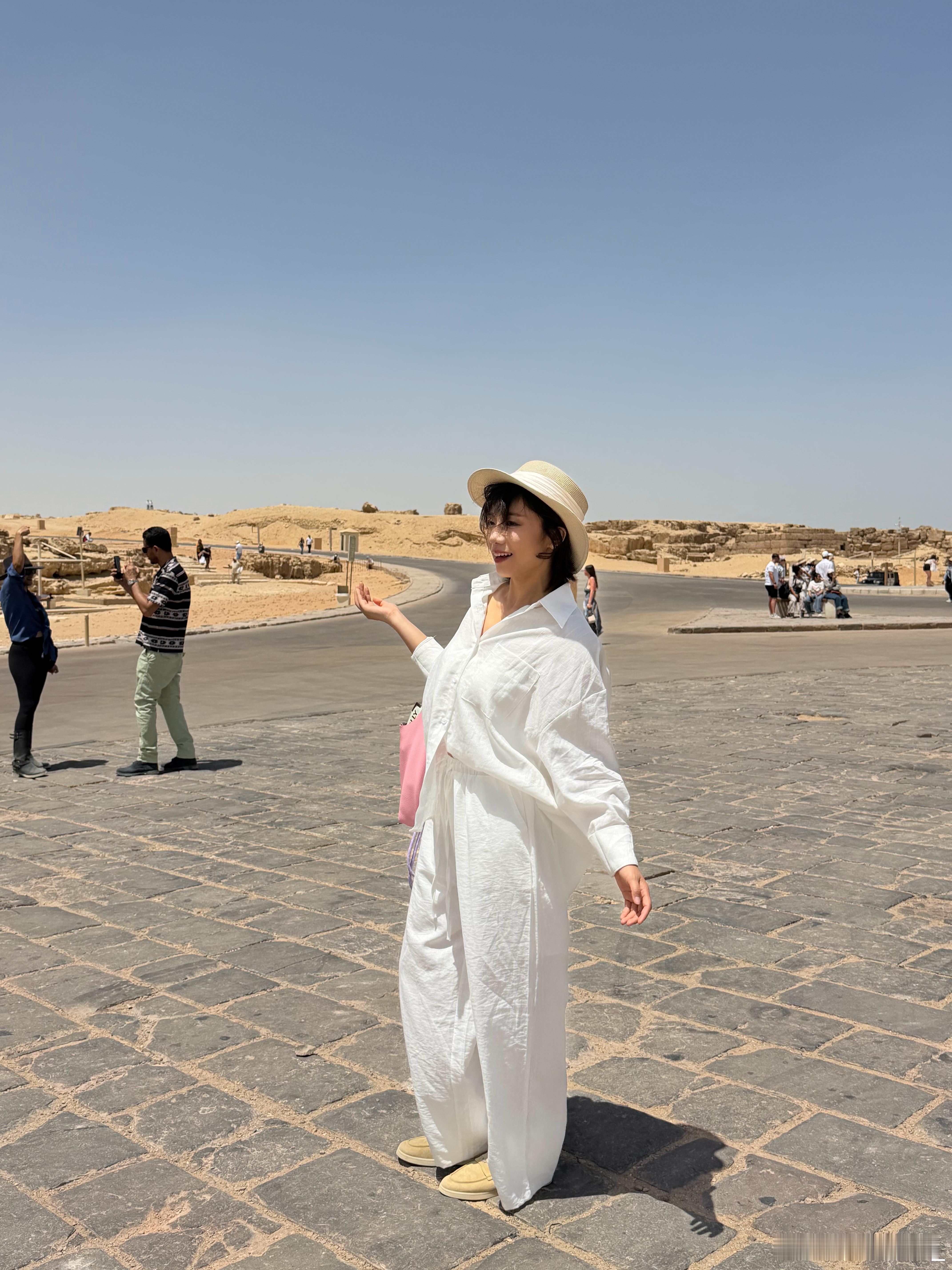 感谢同胞带来的九年级上册历史书 埃及·胡夫金字塔