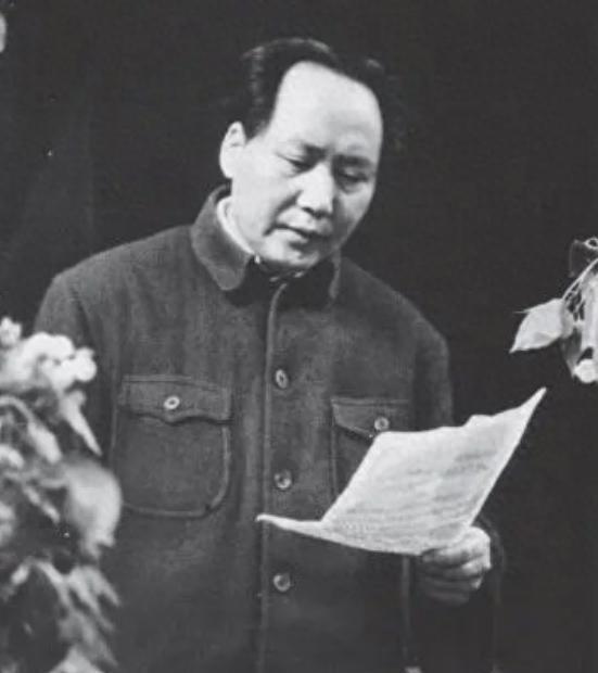 他对革命有功也有过，建国后当市委书记不满足，伸手向毛主席要官

“戴季英同志又闹