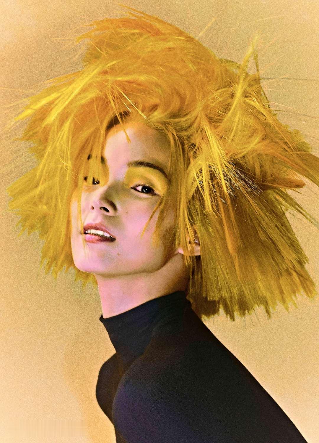 雎晓雯荧光发色雎晓雯和女儿身高差 在生活的点滴中，雎晓雯和女儿的合影总能教会我们