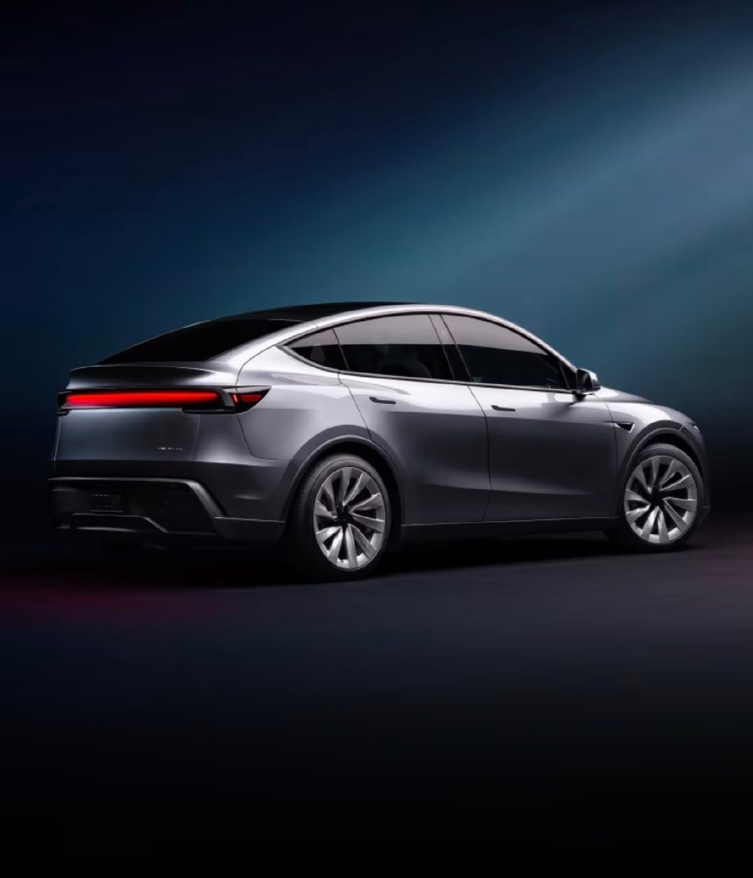 特斯拉全新 Model Y 上市了，这次外观变化挺大的，前脸直接朝着赛博皮卡的风