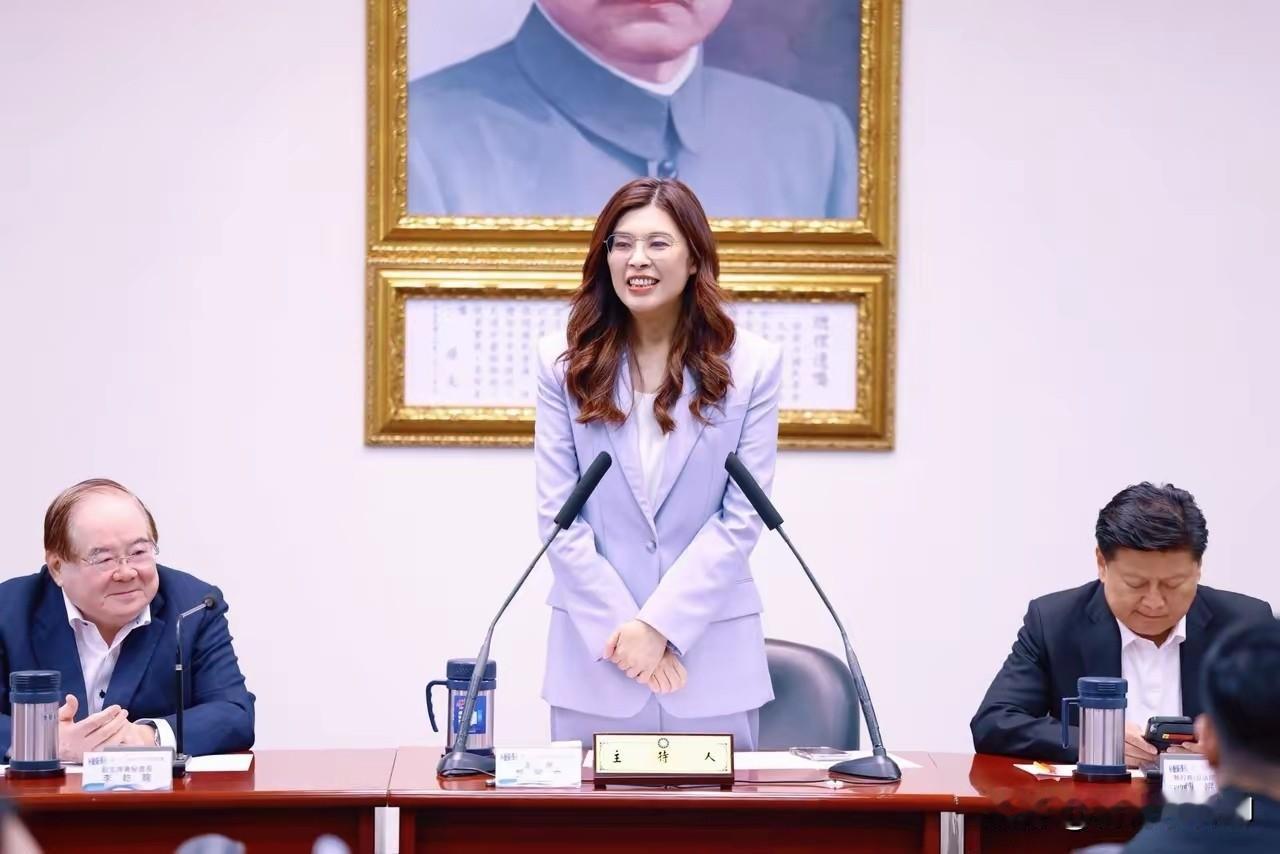 郑丽文要去美国了，时间选在六一国际儿童节当天，她的美国之行要持续半个月之久，带着
