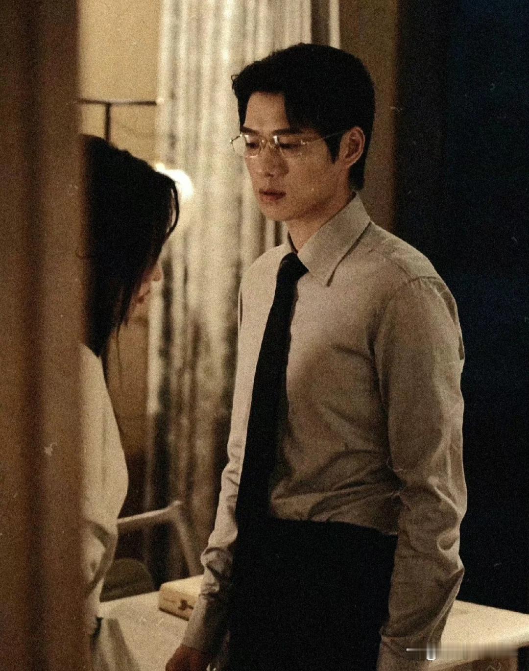 我愿称之为整容式演技，不接受反驳。 