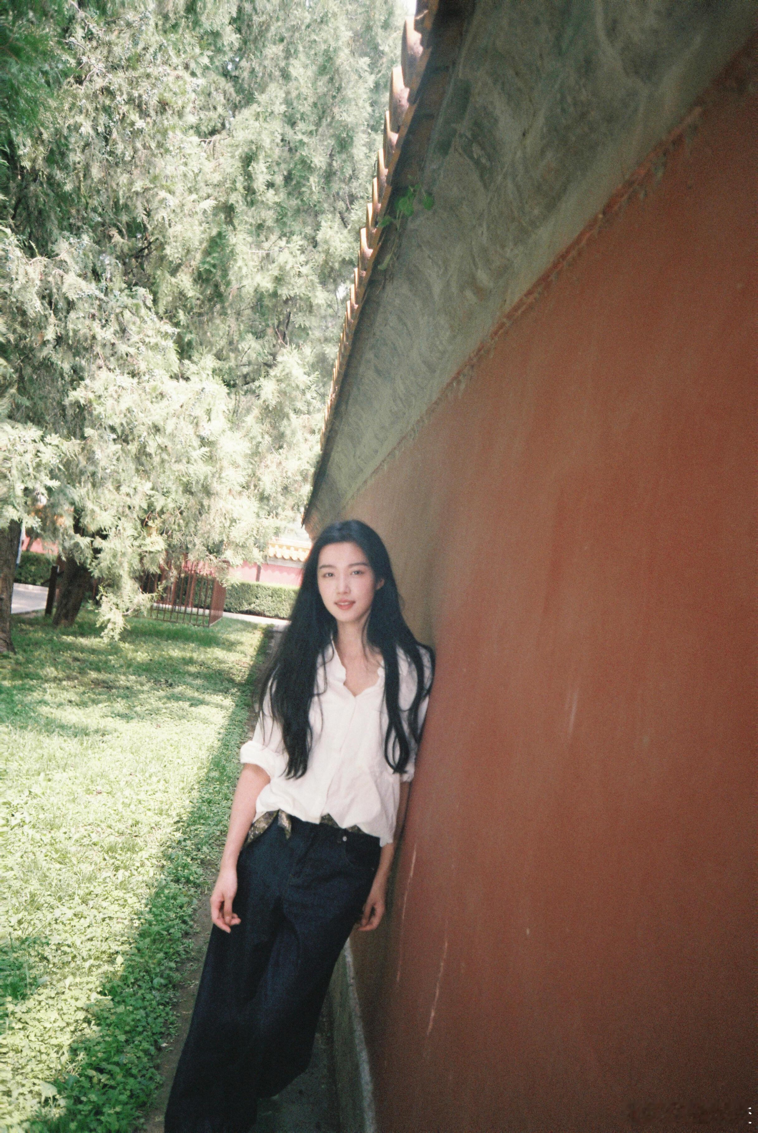 卢昱晓[超话]  晚安！（又找到几张晓卢昱晓｜ ​​​