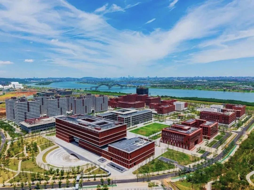 山水之间筑科创学府，湖南大学科创港校区即将迎来首批师生
 
湘江科学城核心板块，