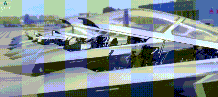 歼-16D、歼-20、歼-20A/S、歼-35A编队震撼同框