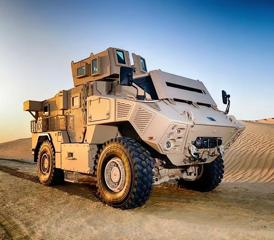 轮式4×4防雷反伏击装甲车
