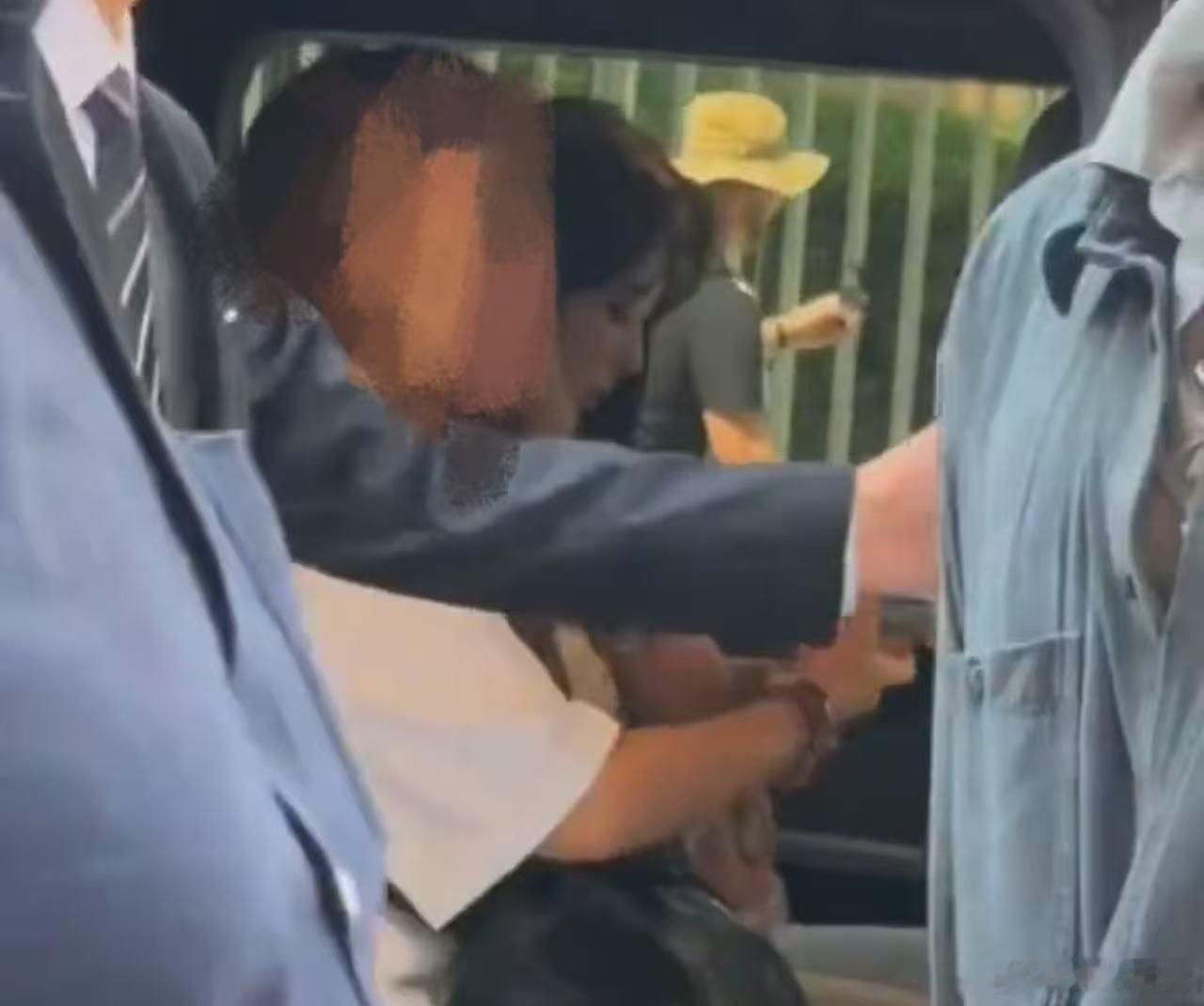 网友米兰偶遇杨紫网友在米兰偶遇杨紫！网友在米兰偶遇杨紫