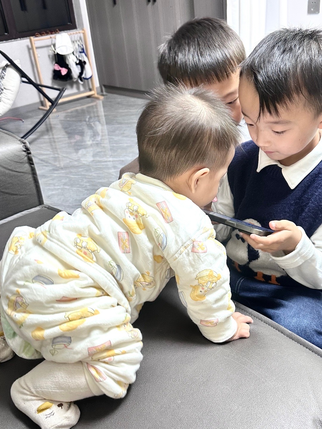 晚上要去接儿子不播了[太开心] 