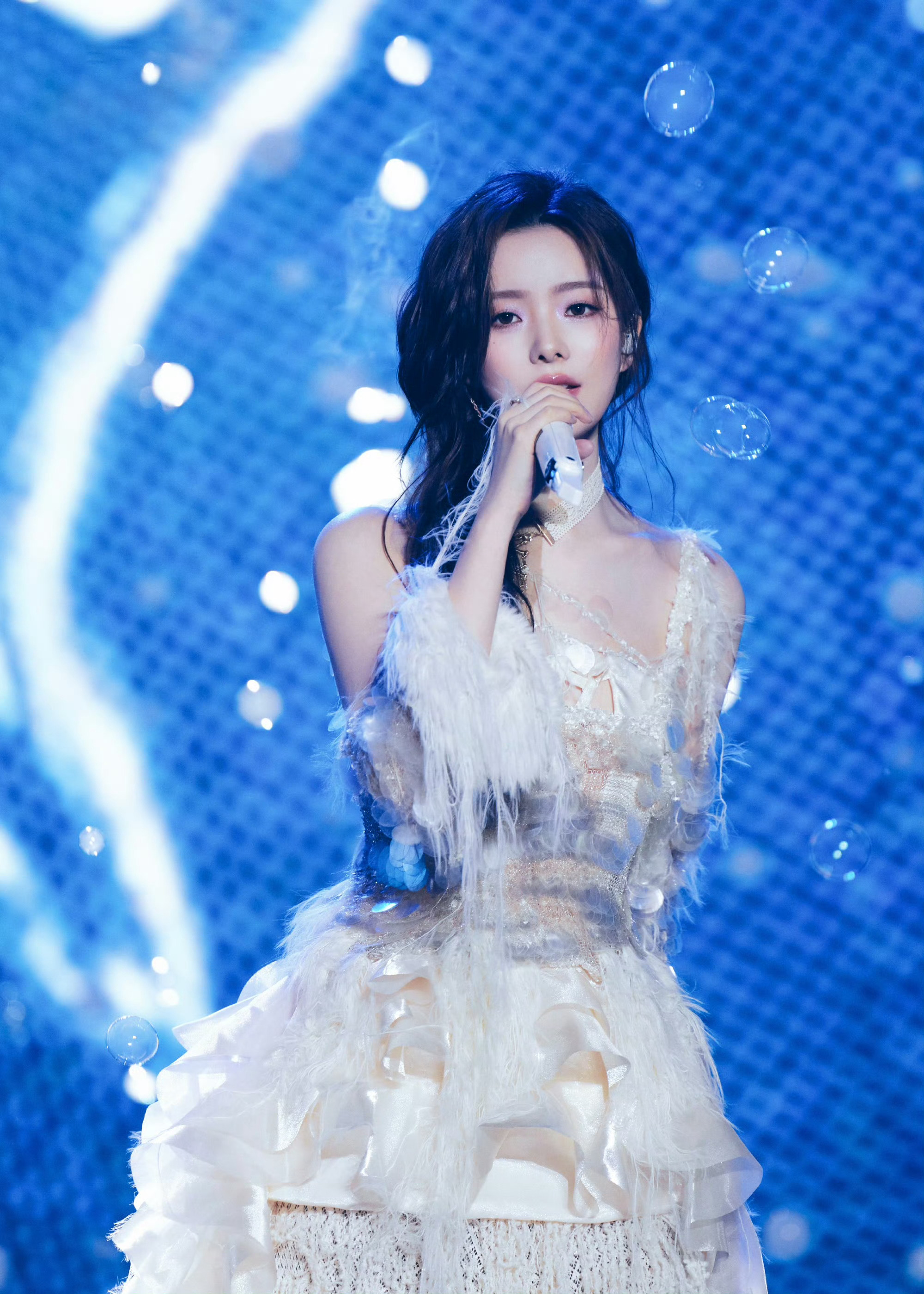 陈卓璇驻马店森林湾音乐节首唱雨爱太好听了