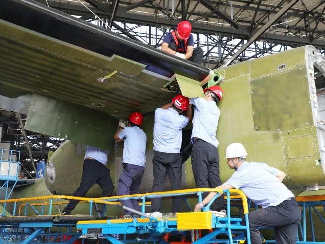 【一架新舟60遥感机开始总装】7月22日，一架“新舟”60遥感机在航空工业西飞民