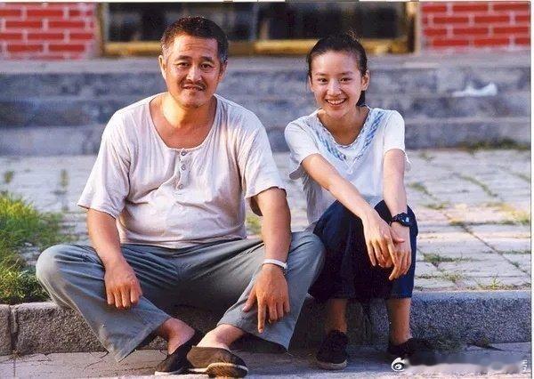 董洁早年清纯旧照！干净清秀，那个时候她应该还是高中生…… 