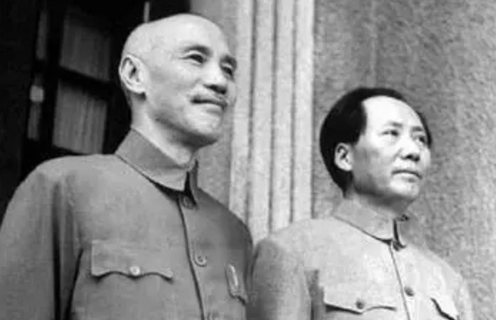 1975年，蒋介石在台北病逝，入殓时身上穿了7条裤子，消息传到北京，大家都以为毛