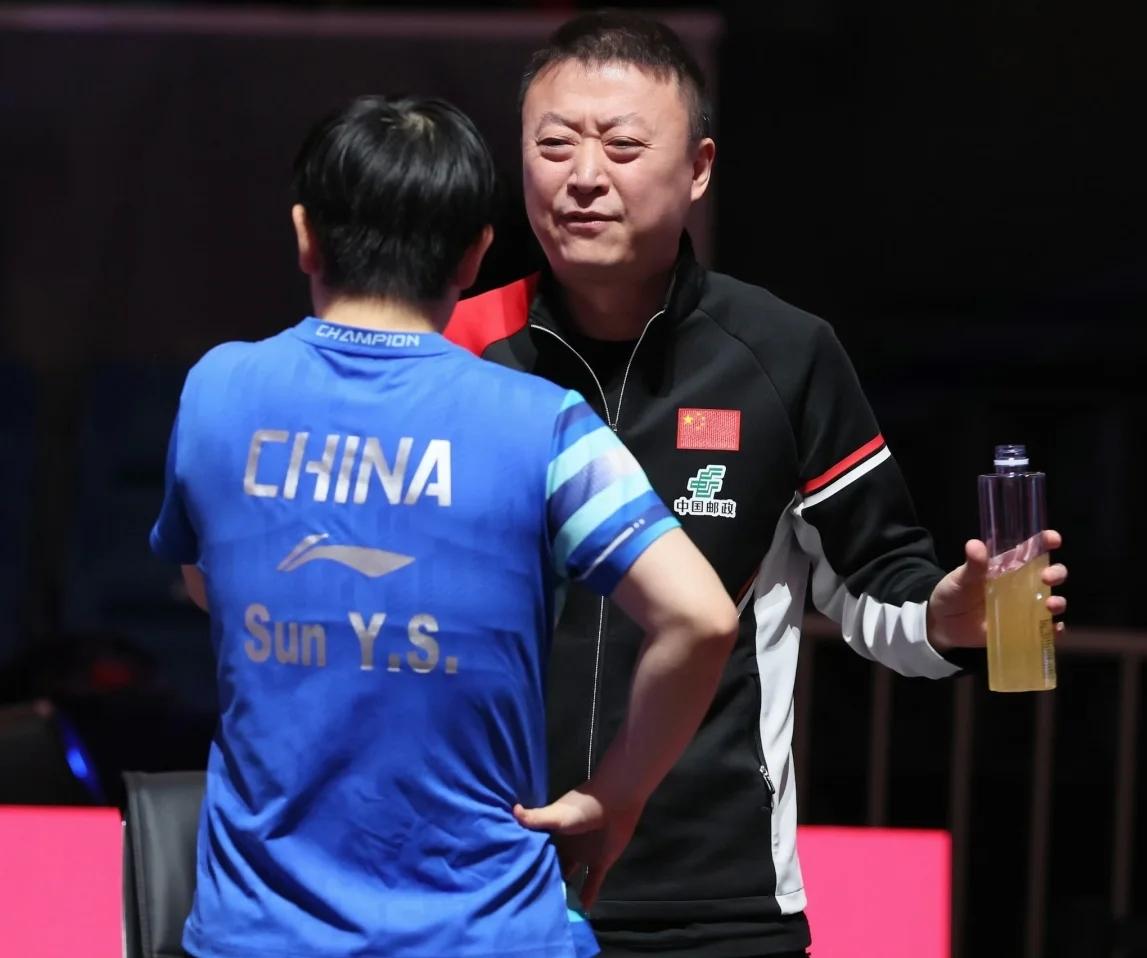 马琳的指导有点东西呀！
莎莎和朱芊曦第二局一直爆分，结果马琳叫了暂停回来后立马拿