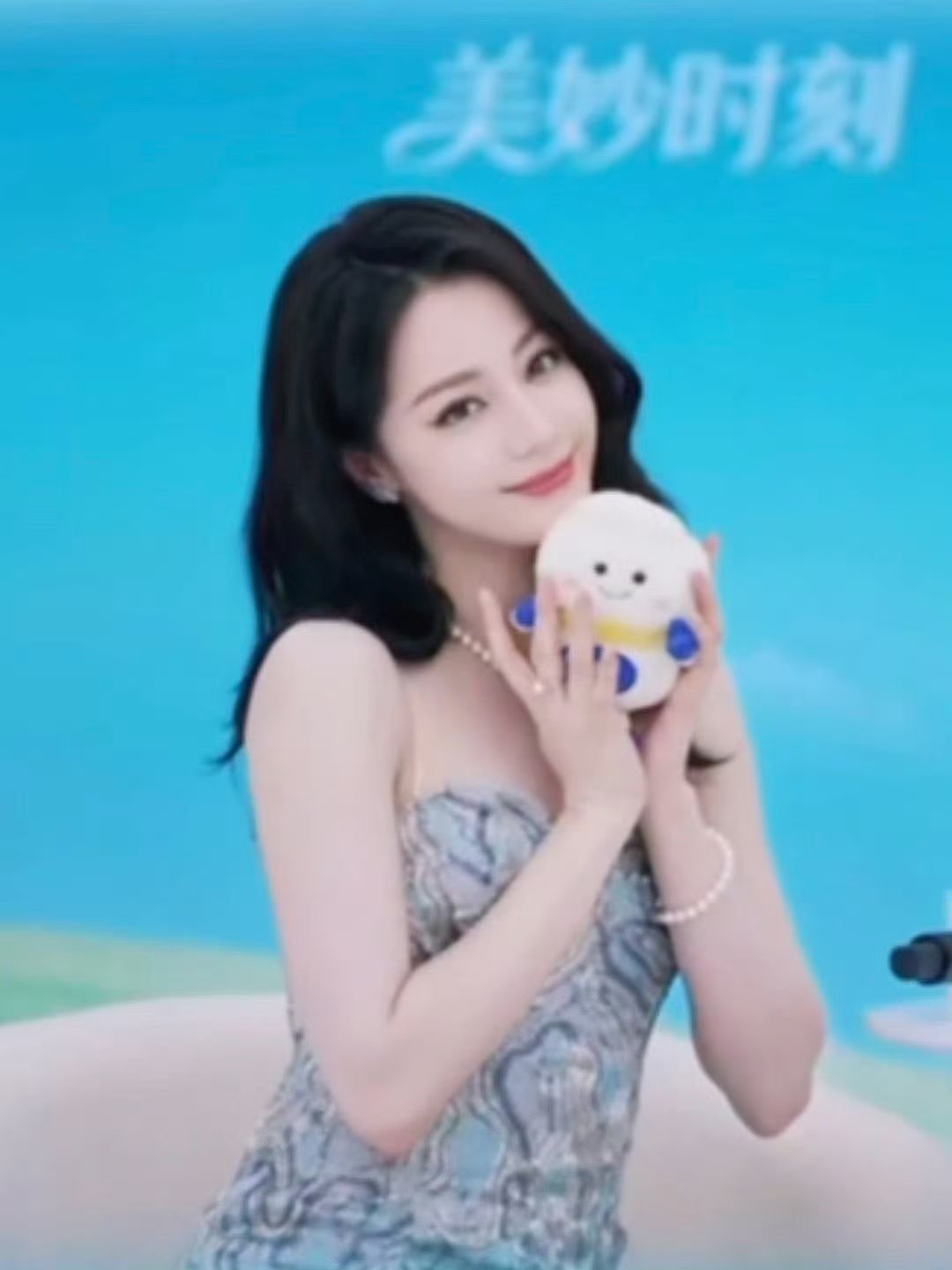 迪丽热巴今日直播状态生图如何！ 