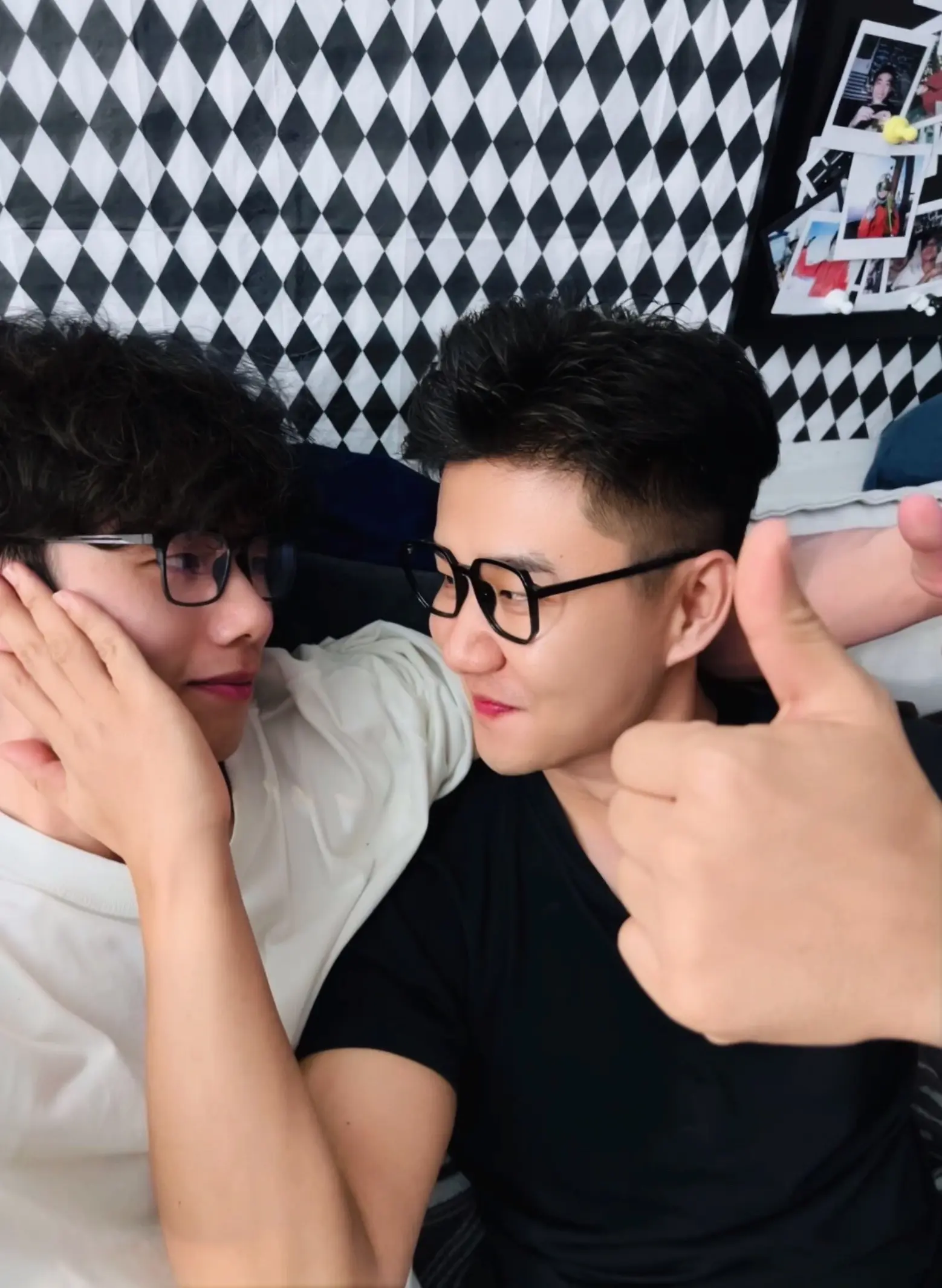 和兄弟之间。淡淡的 喜悦的 默契的 未语先笑 珍惜而寂静的 这样便好