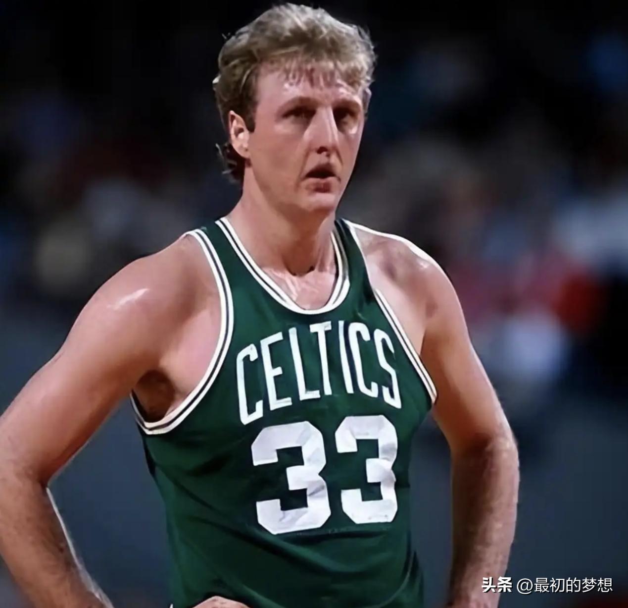 拉里·伯德凭啥是NBA公认的历史前二小前锋？看看人家生涯表现就知道了？

198
