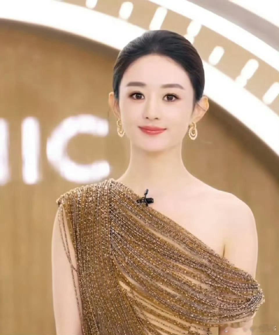 赵丽颖直播好美的赵丽颖[拜托][拜托][拜托] ​​​