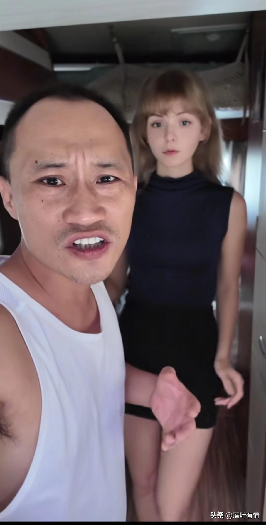 中国当时娶了一个乌克兰美女，
两个人的年龄相差挺大的，
但是两个人却能幸福的在一