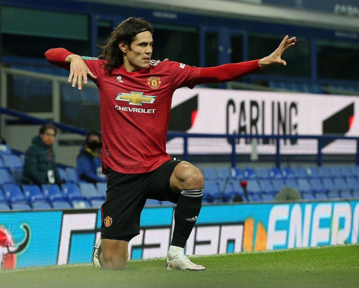 📢 最新消息：前曼联前锋埃丁森·卡瓦尼并未退役，尽管有相关报道。 