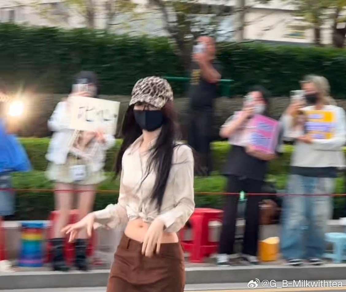 今日上班～好辣的妈咪虞书欣何盼 ​​​