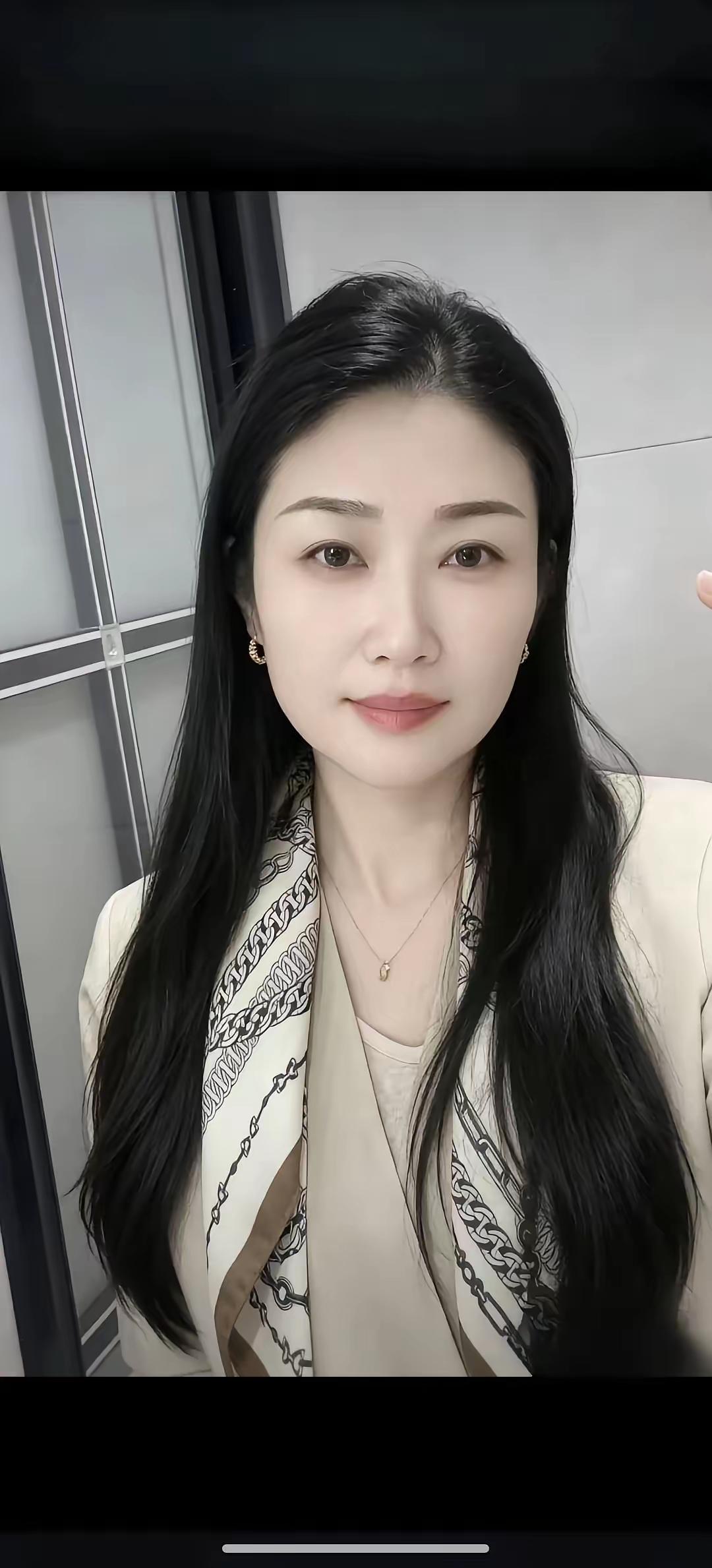 考公路上的第一天
      从自我摸索，到夜不成寐，再到网上买行测，申论，断断