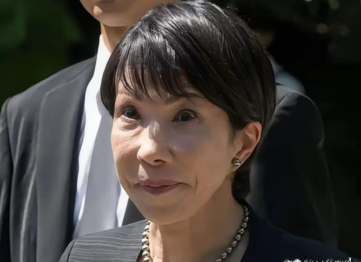 日本还没出过女首相，但网友早就急了：“不是说好要选女首相吗？
怎么又变男的了？