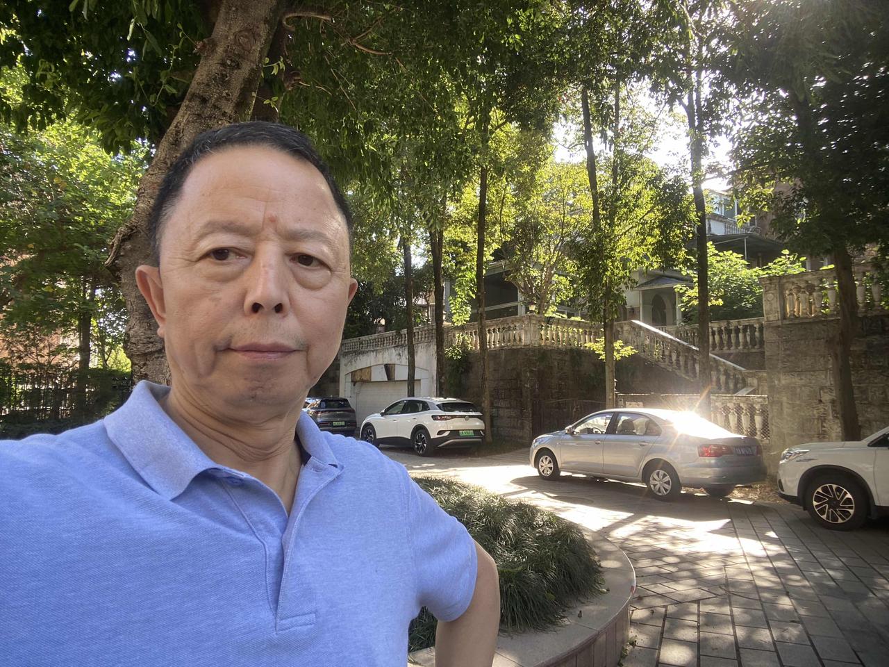 国家应该警惕两种人！

各位网友，早上好，今天啊，我要谈的话题是，一个国家应该警