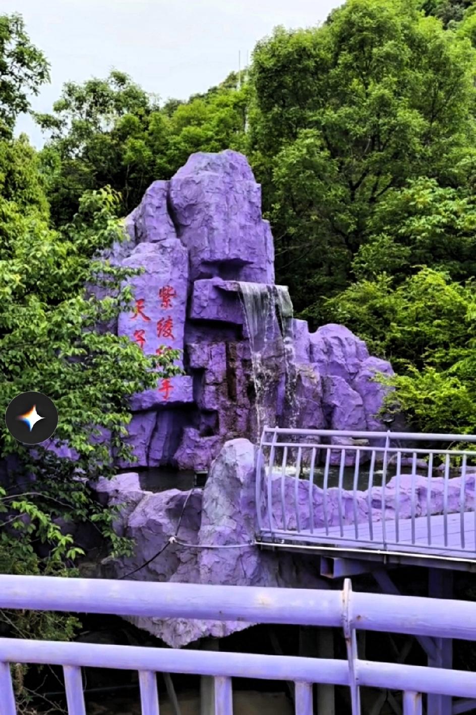 慢慢活明白了一个道理：千万别在外人面前炫耀自己过得好不好。
 
这个世界上，真心