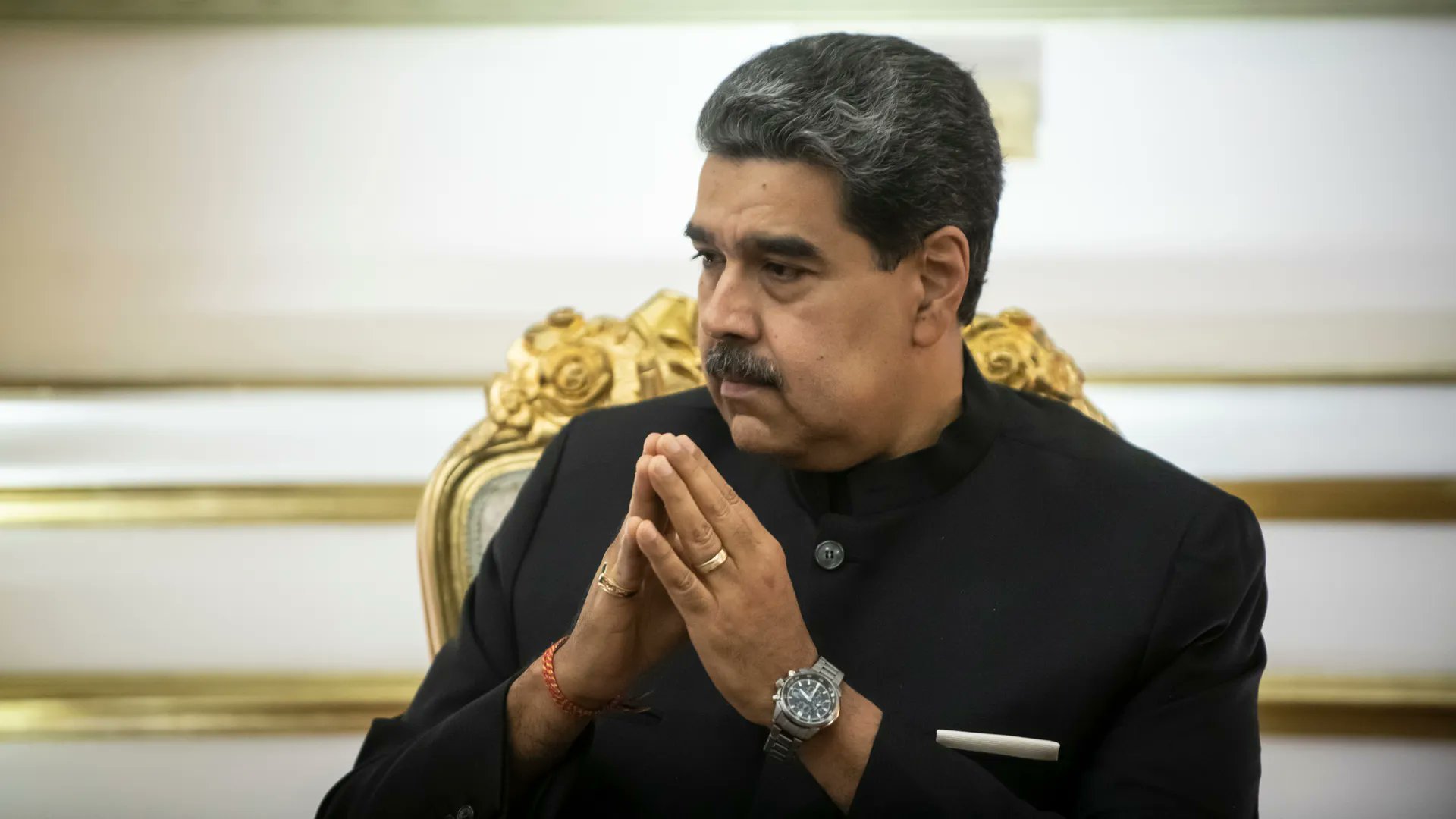 ❗美国对与委内瑞拉总统马杜罗及其妻子有关联的七名家庭成员和相关人员实施了制裁。玻