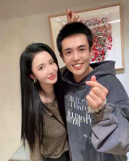 你还记得那个幸运儿王星吗？
当初被骗缅甸，
幸好有个重情重义，又心思聪慧的女朋友