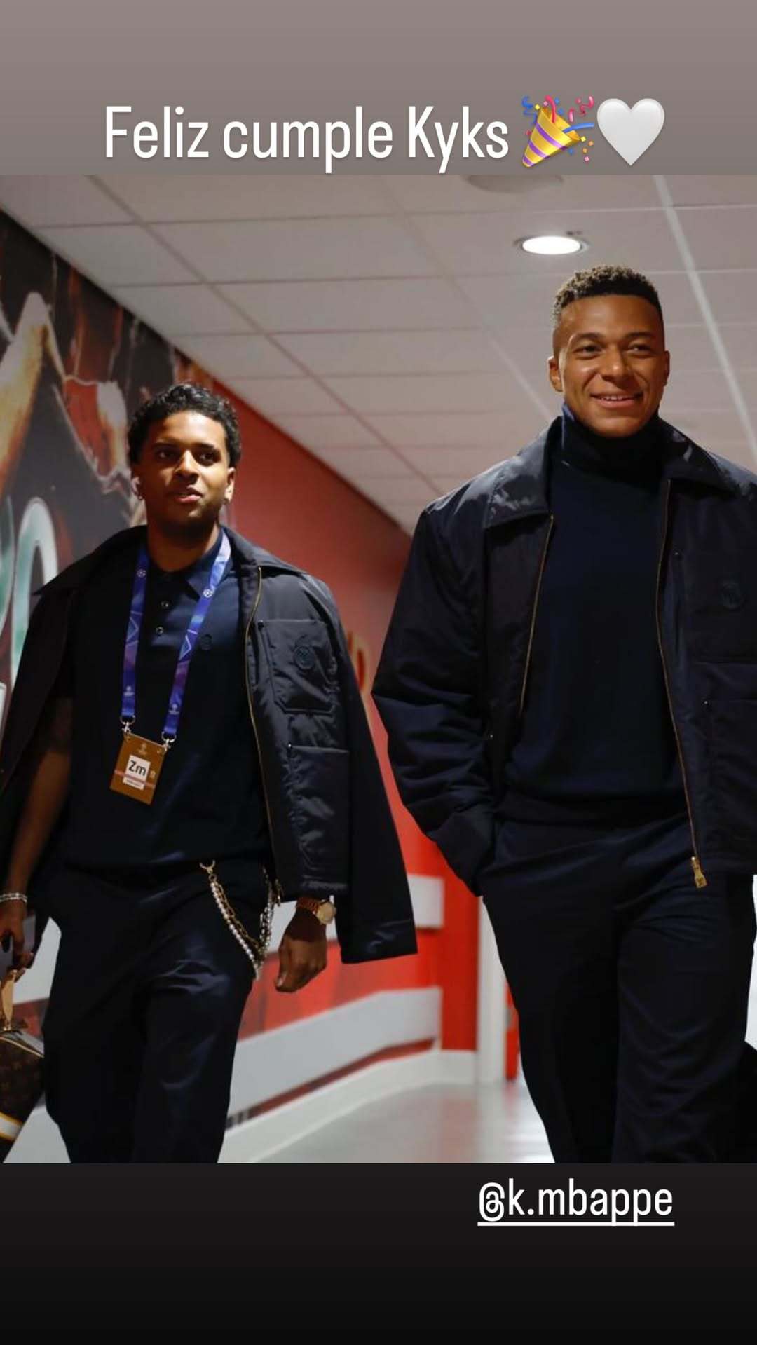 哎唷，好喜欢这张呀，感觉没见过，好俊😽👦🏽🤏🏽🥰 