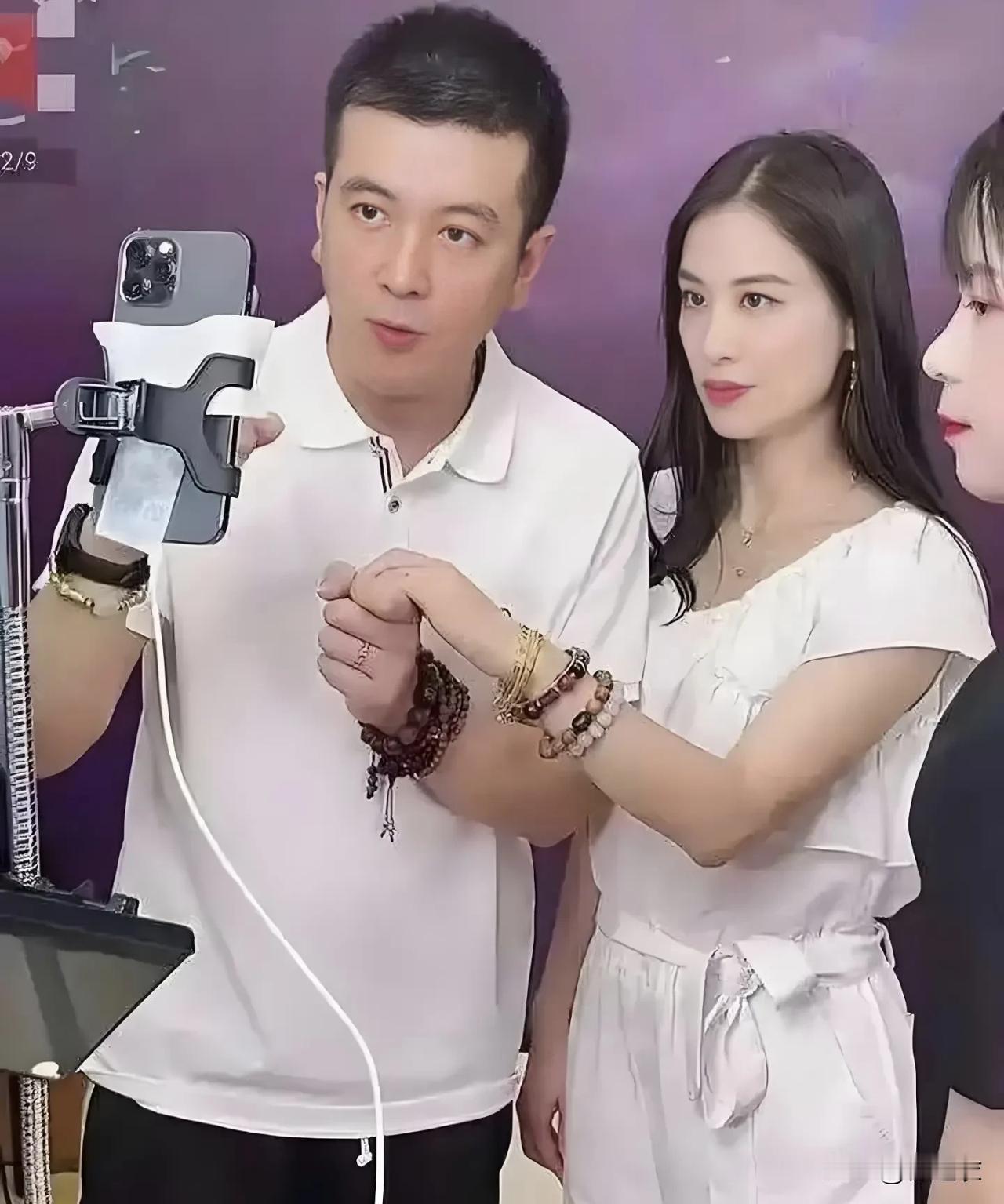 看到很多人疑惑黄圣依为什么选择杨子，其实没啥好疑惑的，因为她大学还没毕业就被周星