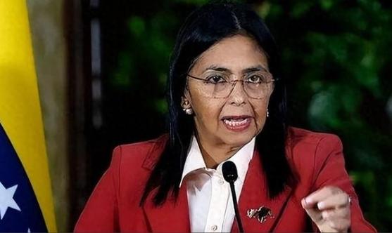 谁能想到，华盛顿辛辛苦苦在委内瑞拉扶持的“提线木偶”，竟然在一夜之间成了反噬白宫