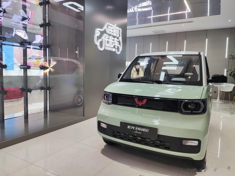 买五菱有没有问题，得看具体车型。像五菱宏光，那可是家喻户晓的神车，自2010年上