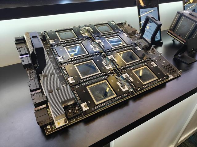AMD还有大招？不光有Zen6，MI400性能还要涨10倍！