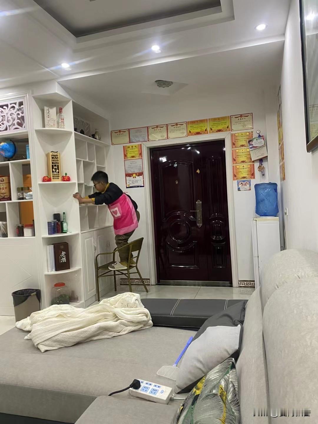 把家装饰得更有格调，自己动手，乐趣无穷！🎨🏡