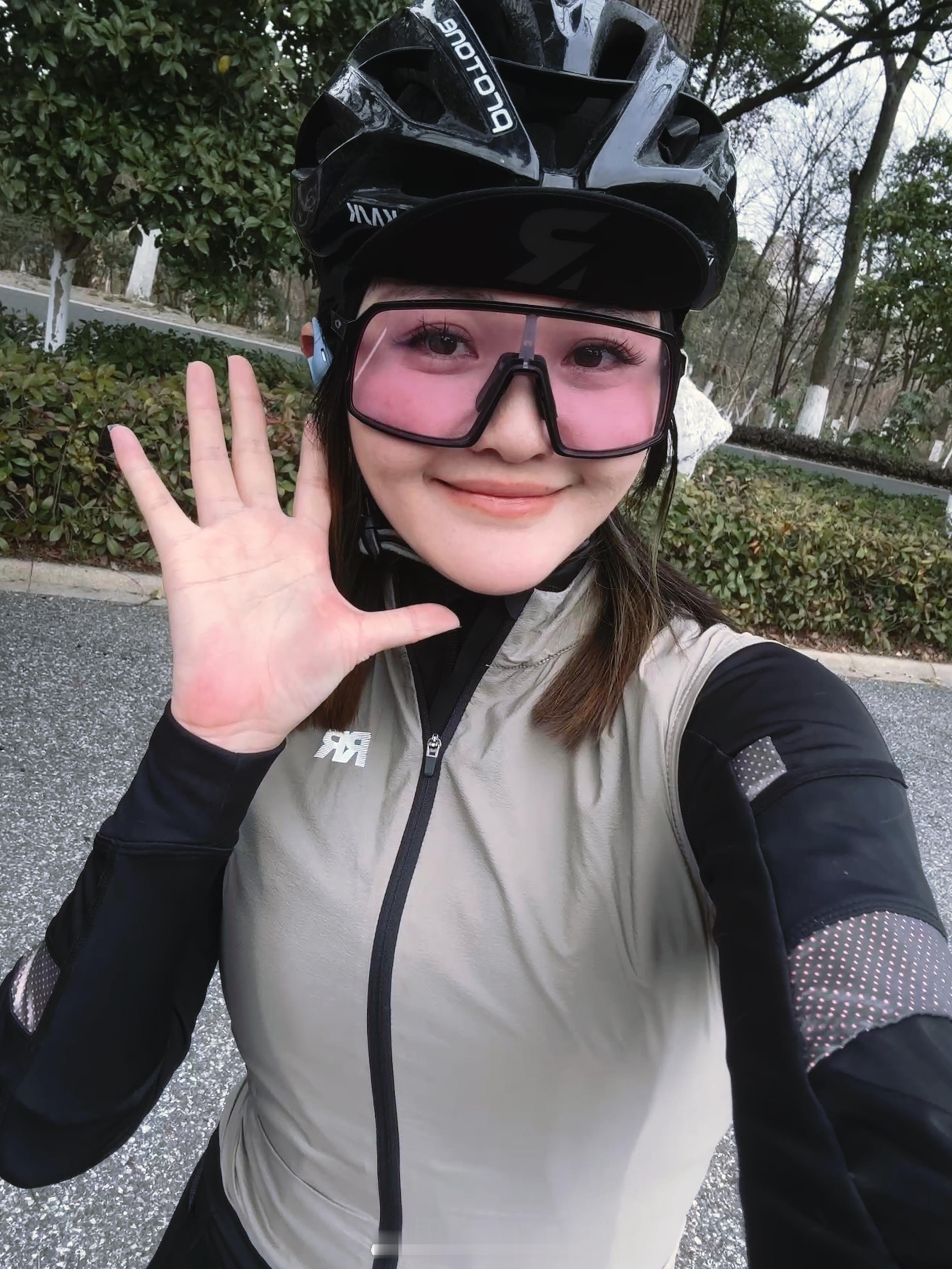 听说快下雨了赶紧出车 🚴🏻♀️🚴🏻♀️🚴🏻♀️大尖山⛰️这个拍照点很