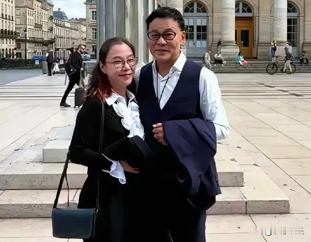当当网创始人李国庆与北大初恋张丹红这对加起来快要突破120岁的“老年CP”，
