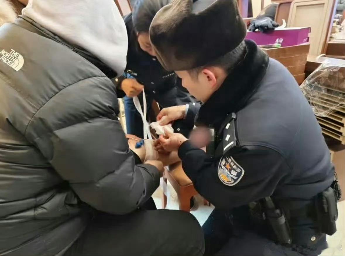 哈尔滨穿单裤 血管冻裂自己的实践告诉自己，南方人冬天去到东北，真的不要太「自信」