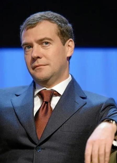 梅德韦杰夫：一旦战败，就用核弹攻击4个国家，让世界进入末日，将动用战略核武器针对