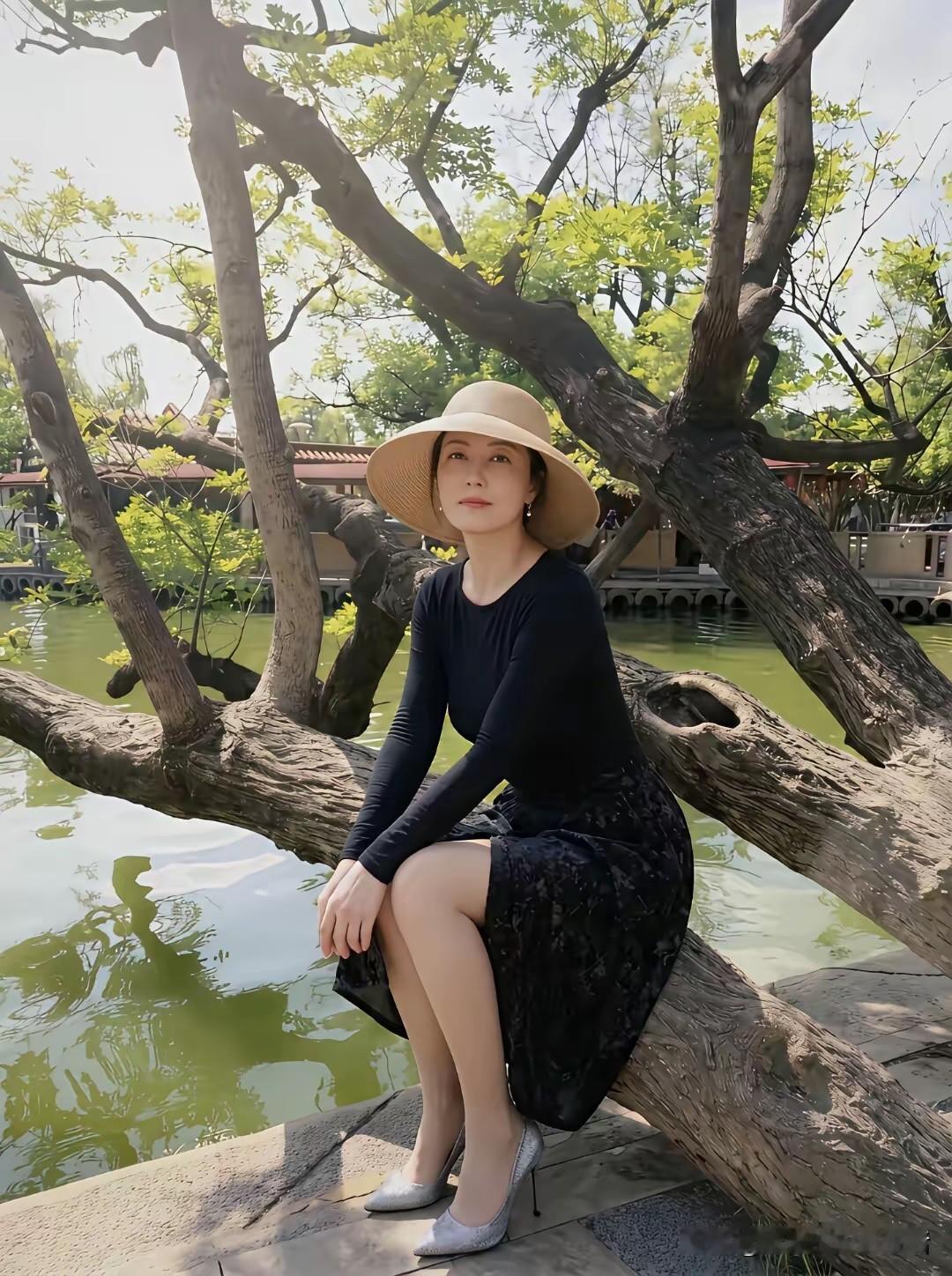 读书一辈子
就为了找一个工作
可悲呀

假如读书为了吃饭
为什么要花那么多钱去读