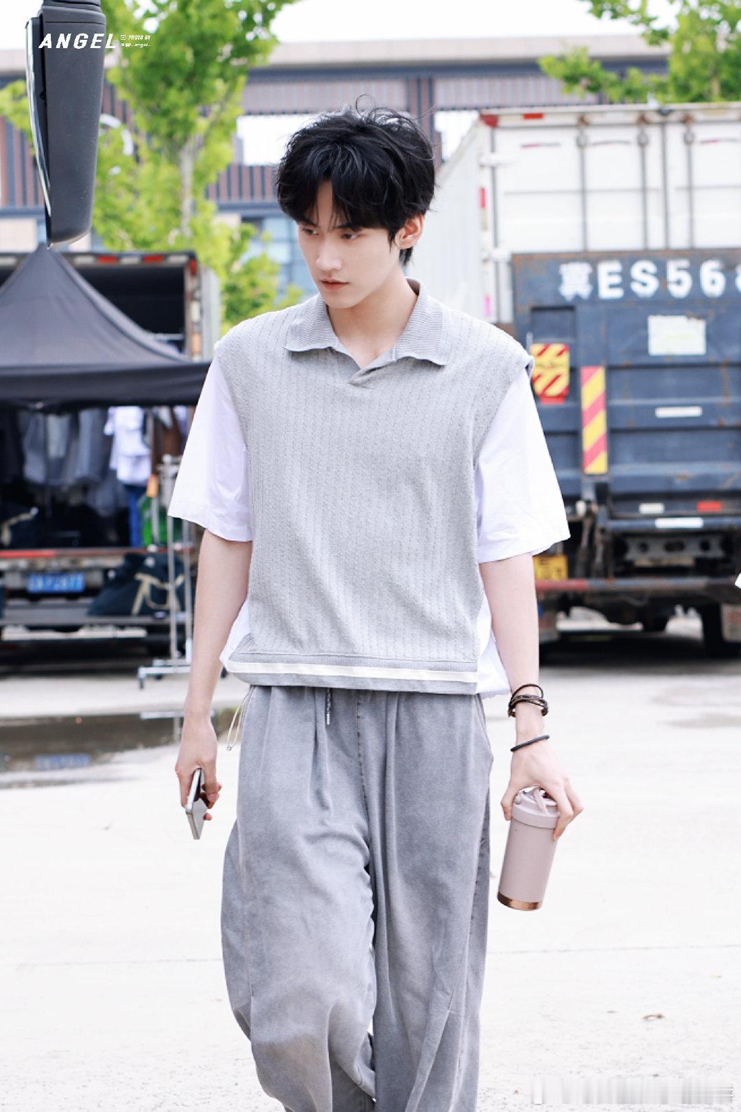 周柯宇《炽夏》今日上班路透 ​​​